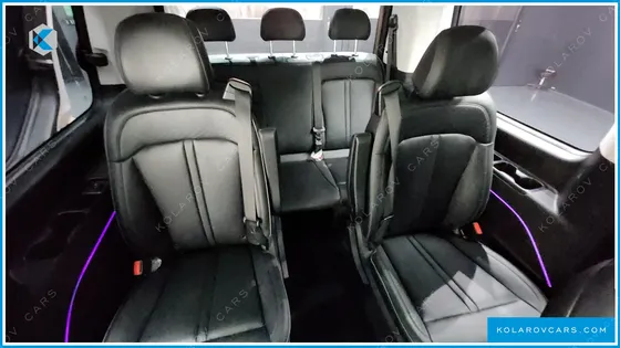 HYUNDAI STARIA LOUNGE 9-SEATER