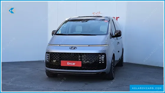 HYUNDAI STARIA 4WD LOUNGE 9-SEATER
