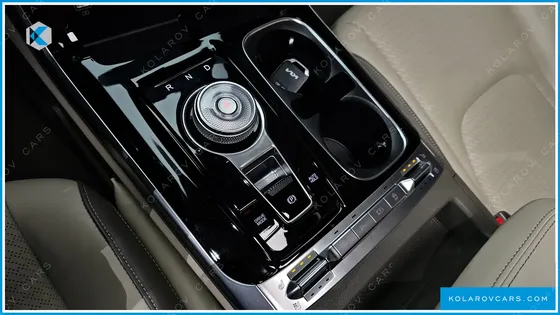 KIA CARNIVAL 9-SEATER SIGNATURE