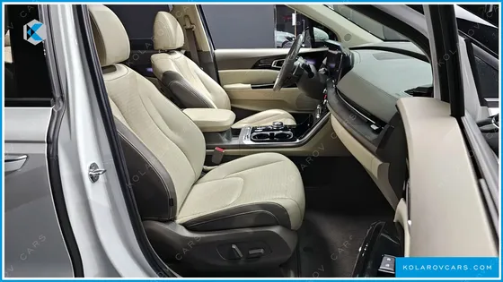 KIA CARNIVAL 9-SEATER SIGNATURE