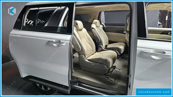 KIA CARNIVAL 9-SEATER SIGNATURE