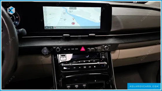 KIA CARNIVAL 9-SEATER SIGNATURE