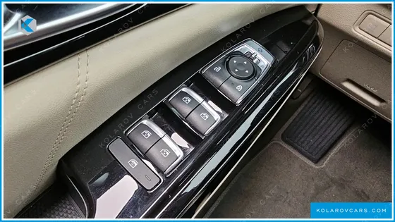 KIA CARNIVAL 9-SEATER SIGNATURE
